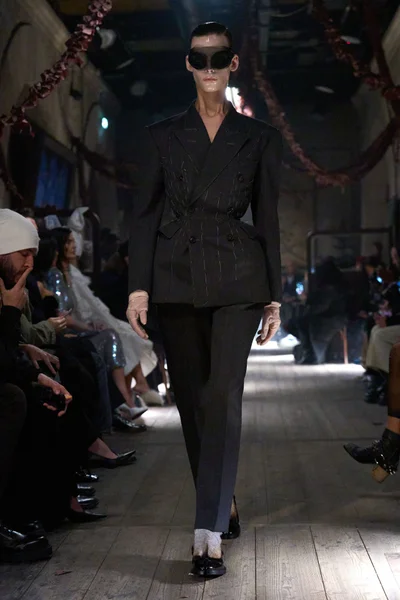 Look 40